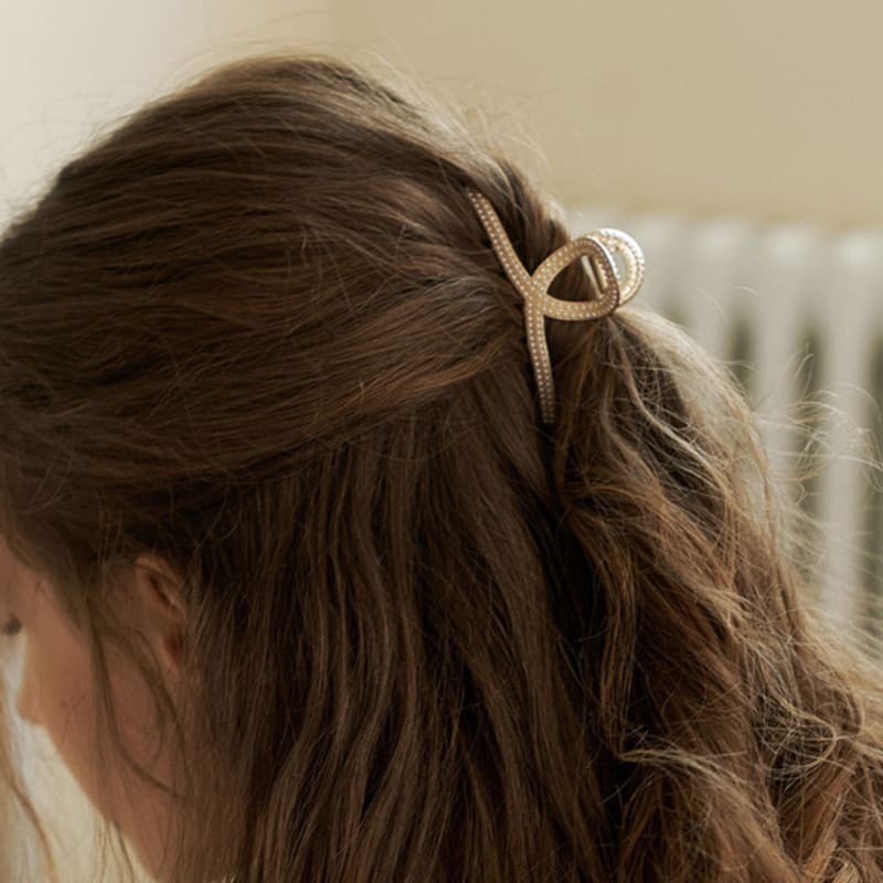 

OVLA minimal twist pearl line hair clip HC014 pearl