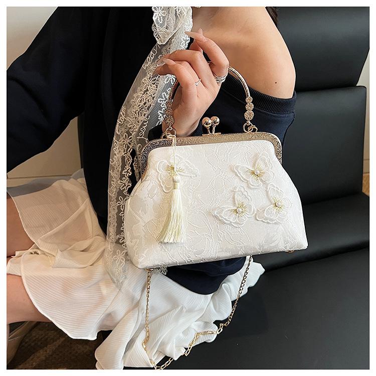 Handgefertigte 3D-Blumen Cheongsam Clutch - Hanfu Perlenketten-Tasche (Chinesische traditionelle Rahmenbörse für lässige und formelle Anlässe)