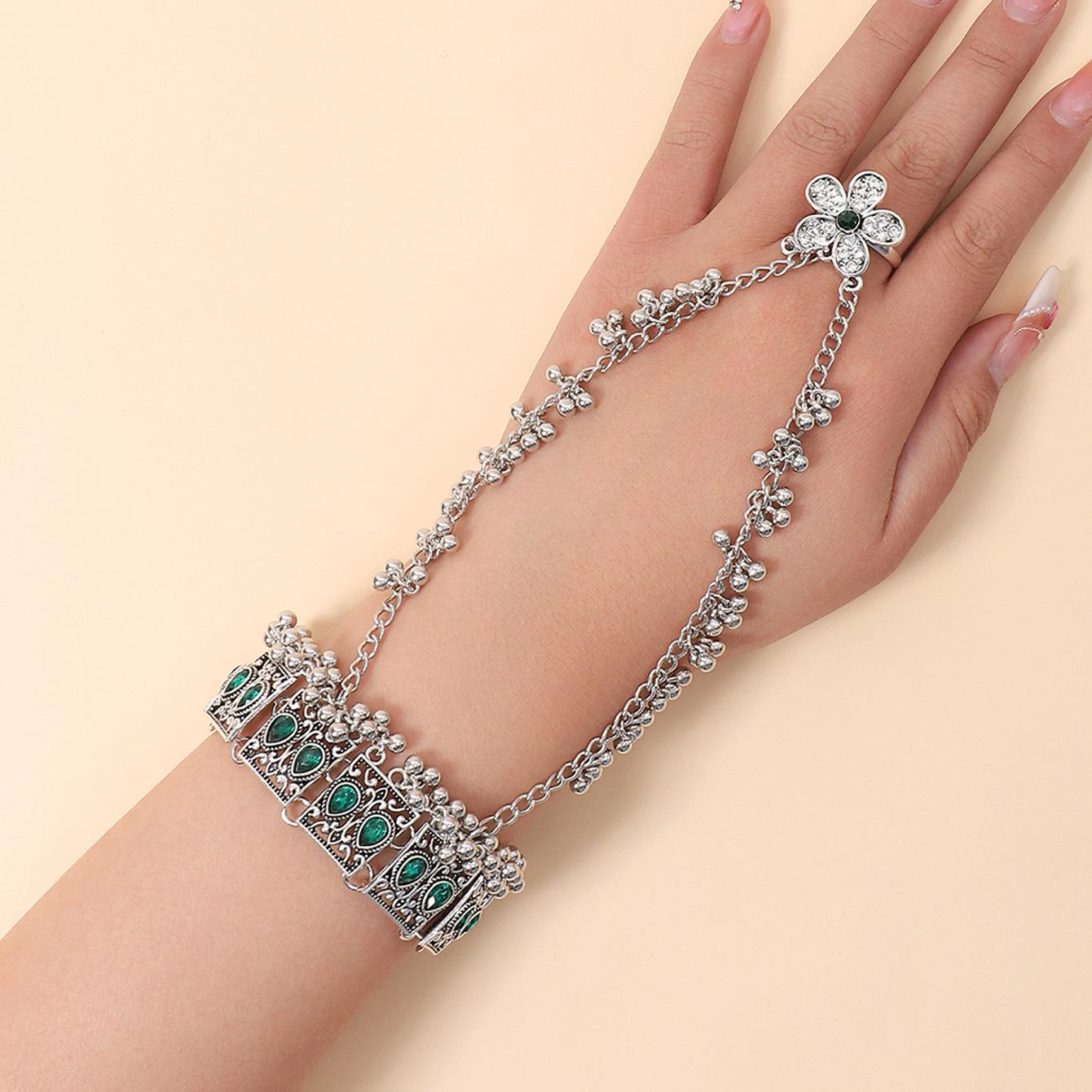 Ethnic Retro Tassel Bracelet: Women s Fashion Accessory with Iron Beads темно-зеленого