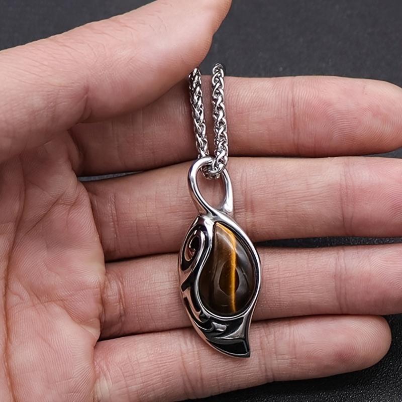 High-quality stainless steel titanium alloy domineering tiger eye stone pendant necklace Men's Fashionable and Unique Charm Accessories