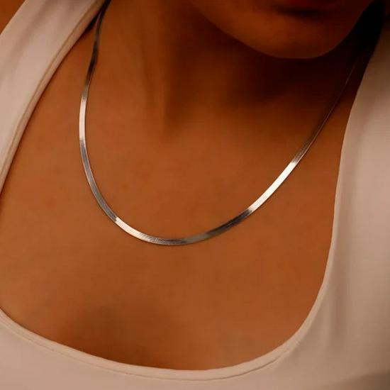 Elegant Blade Chain Necklace - Minimalist Stainless Steel Design