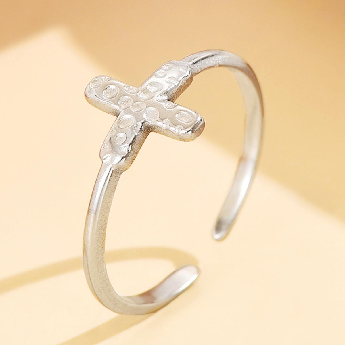 Women’s Retro Punk Geometric Cross Stainless Steel Ring with Hammered Texture