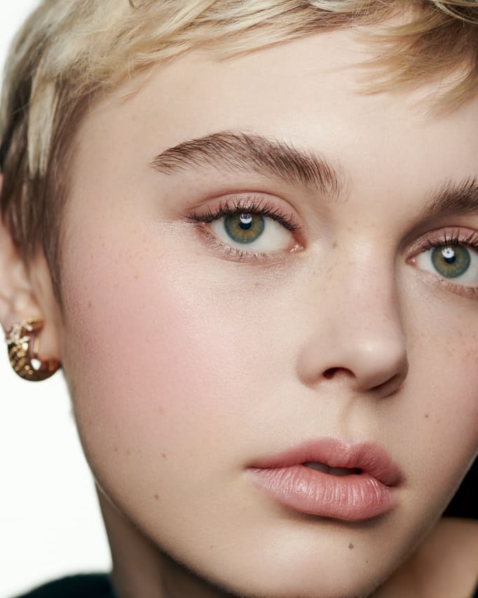 Chanel JOUES CONTRASTE Powder Blush - Baking Blush Easy To Blend