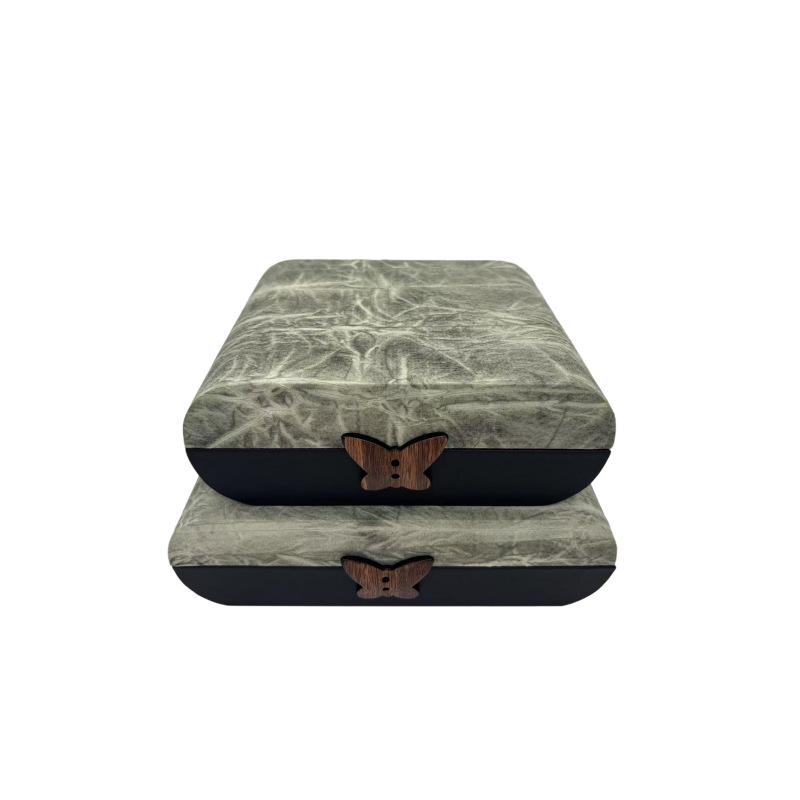 

Elegant Chinese Leather Jewelry Box for Home Décor 200*150*70mm