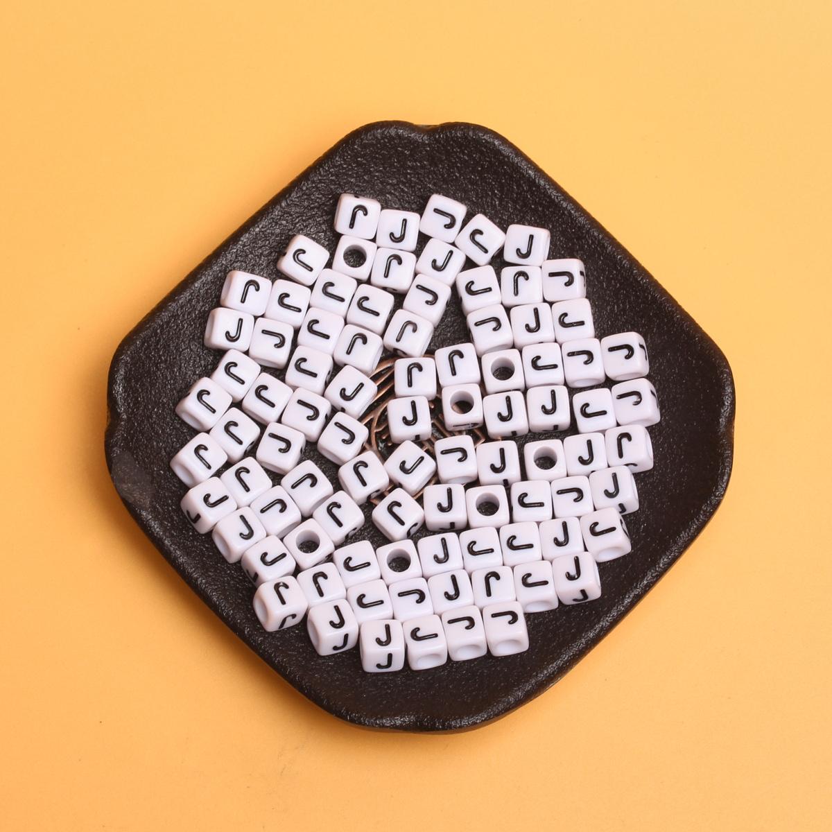 

Белые, черные аксессуары для изготовления ювелирных изделий, бусины с 26 буквами, акриловые свободные бусины-разделители, квадратные 5,5 мм, с большим отверстием, ожерелья, браслеты «сделай сам» J