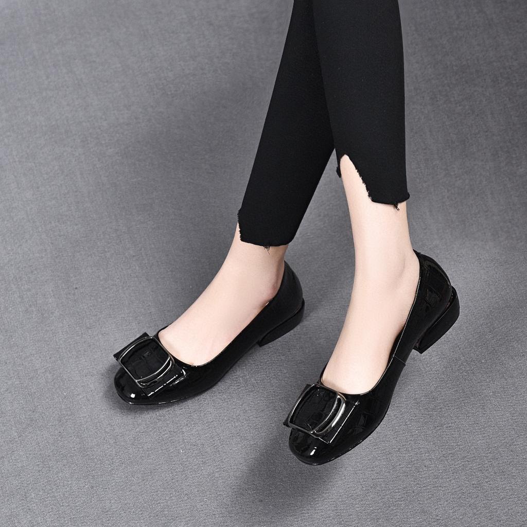 Round Head Flat Sole Single Shoes Women's Shoes Spring New Round Buckle Cow Patent Leather Shallow Mouth Women Comfortable