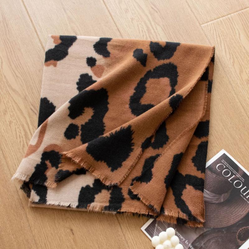 Retro Leopard Print Imitation Cashmere Scarf Women's Autumn and Winter Thickened Large Shawl, Fashionable Rough Edge Warm Scarf