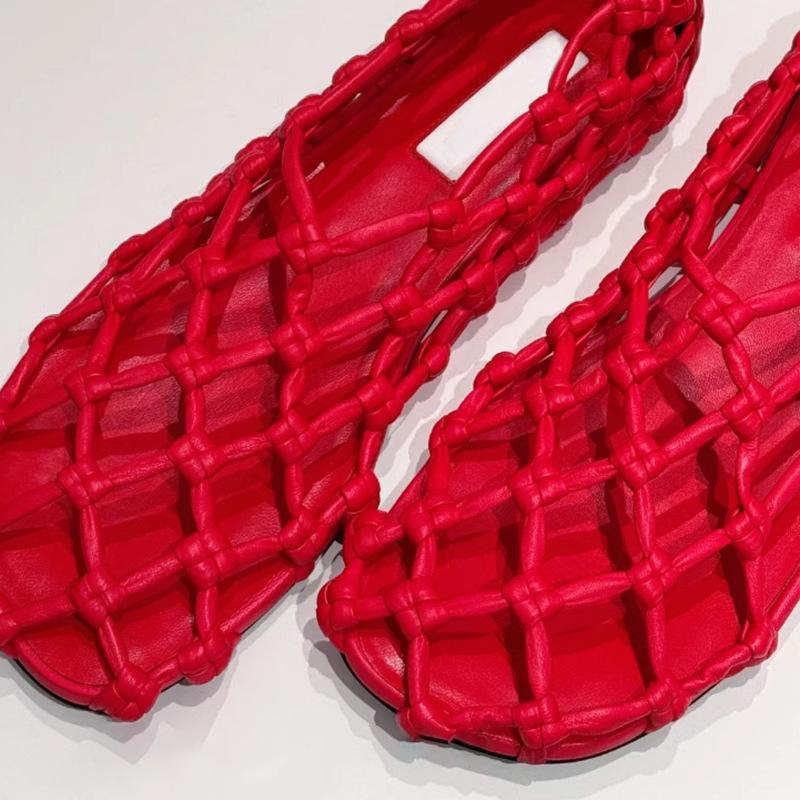 Round Head Sandals Summer Single Shoes Women's 2025 New Low-heeled Flat-bottomed Niche Designer Hollow Woven Mesh Pig Cage Shoes