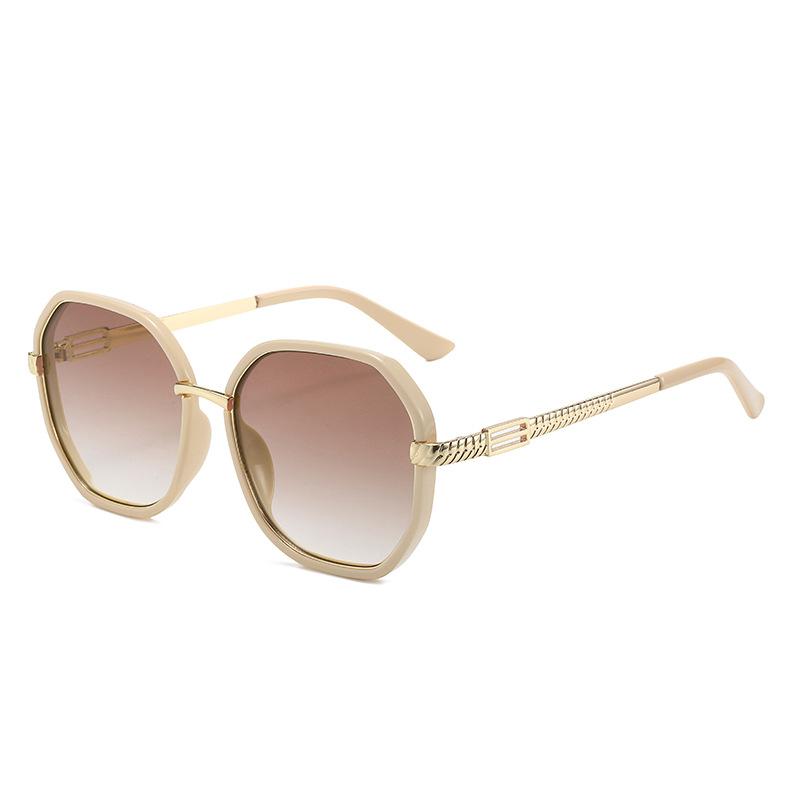 New ins street photography outdoor fashion trend styling sunglasses, versatile UV-proof sunglasses