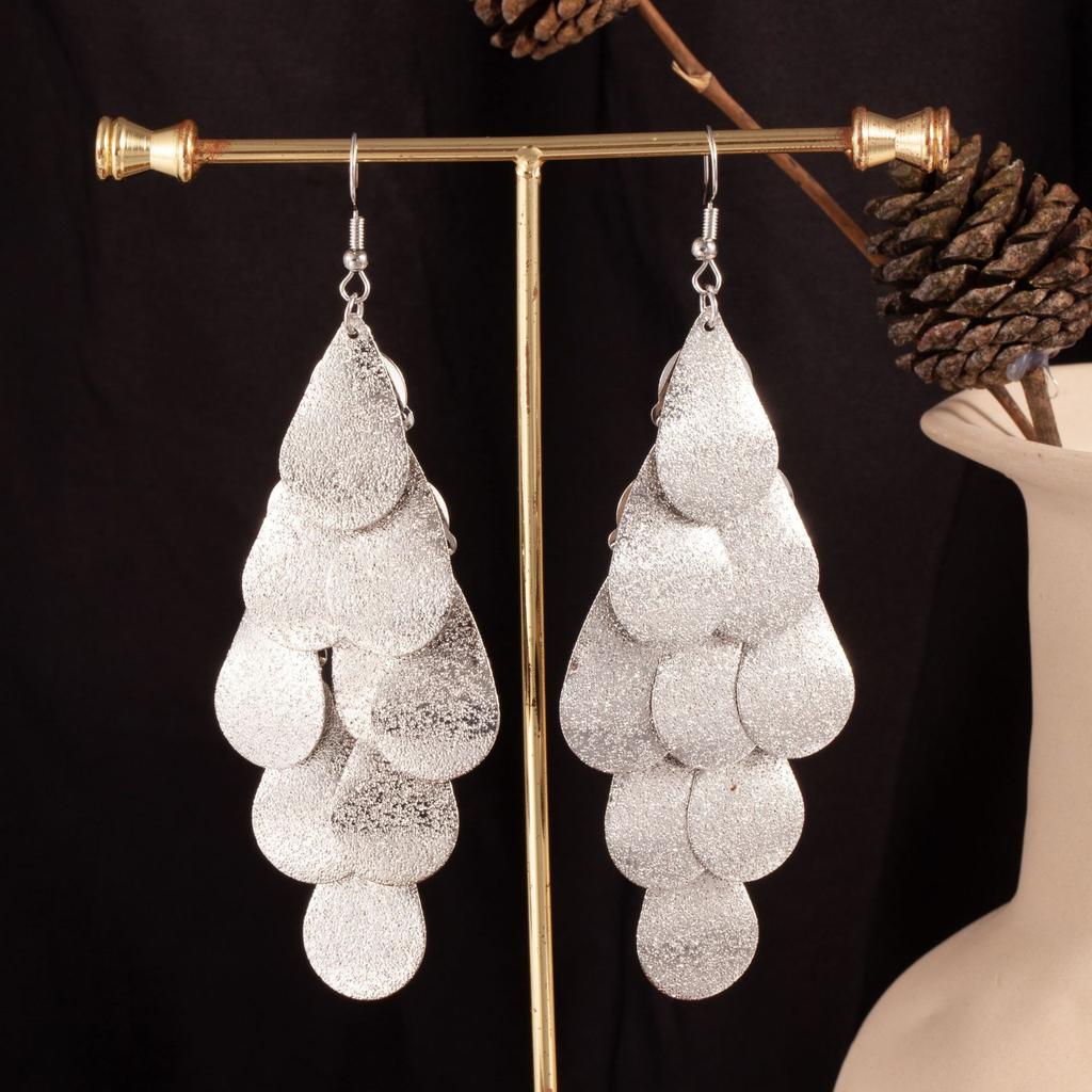 Personalized Indian Baroque Retro Wind Willow Leaf Long Women'S Earrings Hollow Love Multi-Layer Fringed Earrings