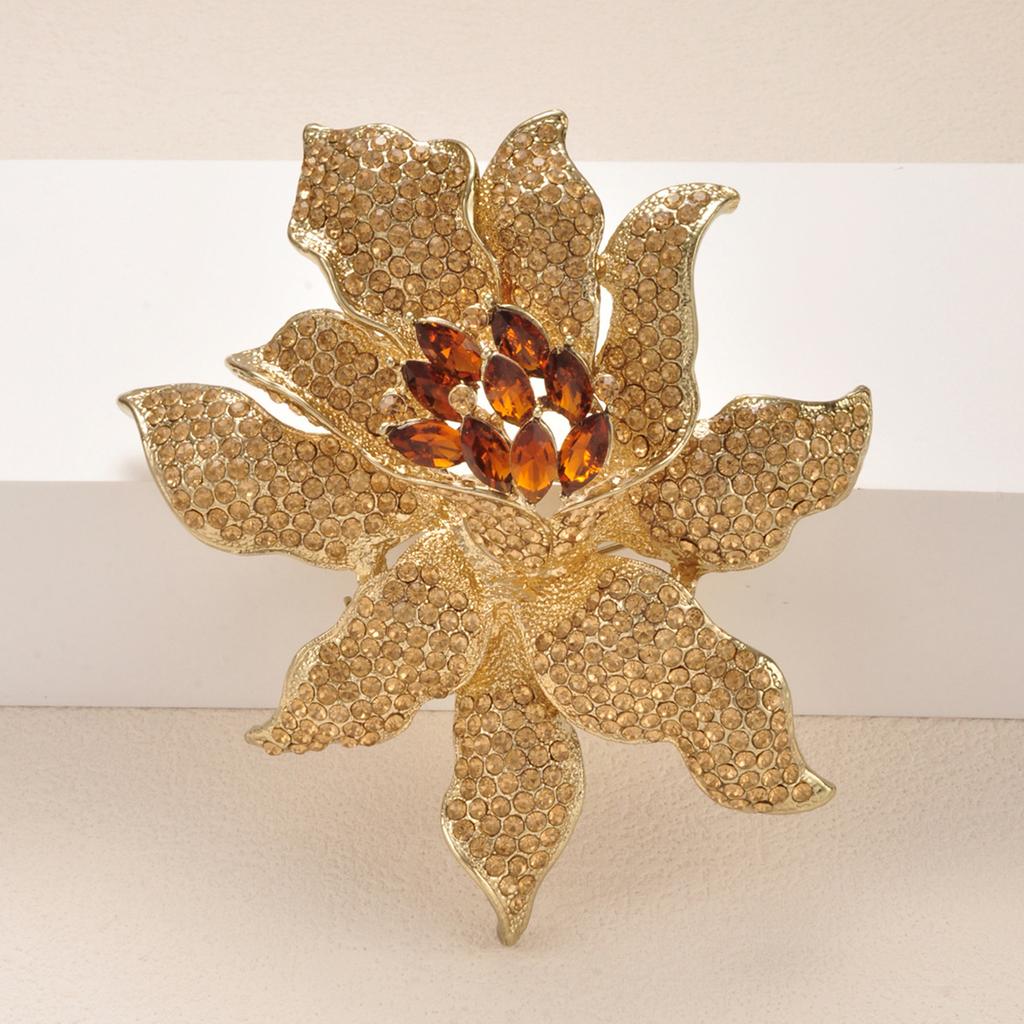 Crystal Flower Brooch, High-end, Luxurious and Retro-style Orchid Suit Jacket Pin Accessory Set