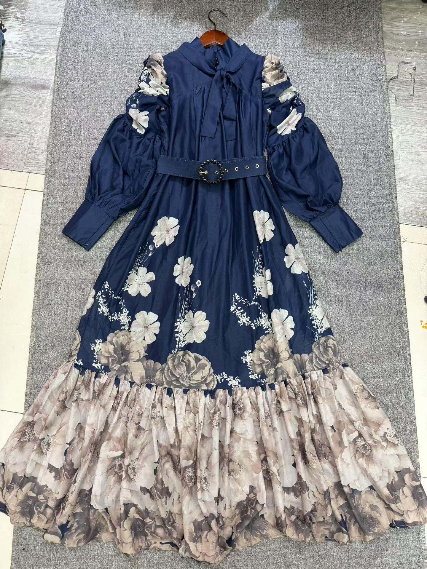 Elegant Retro Lace Patchwork Dress with Heavy Embroidery Small