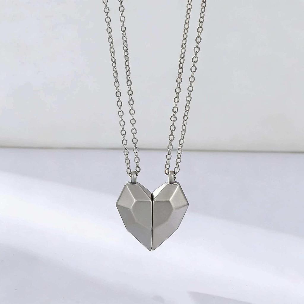 Magnetic Sun and Moon Couple Necklace – Stylish, Versatile Gift for Best Friends