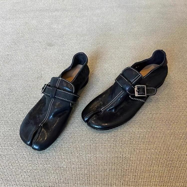 Niche fashionable one-word button deep-mouth small leather shoes women's Barn feng shui washing leather split-toe single shoes