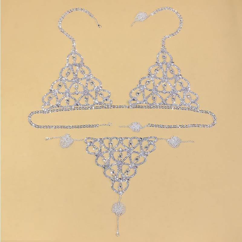 Sexy body chain, chest chain, fashionable luxury, heart-shaped rhinestone, lingerie set, nightclub clothing