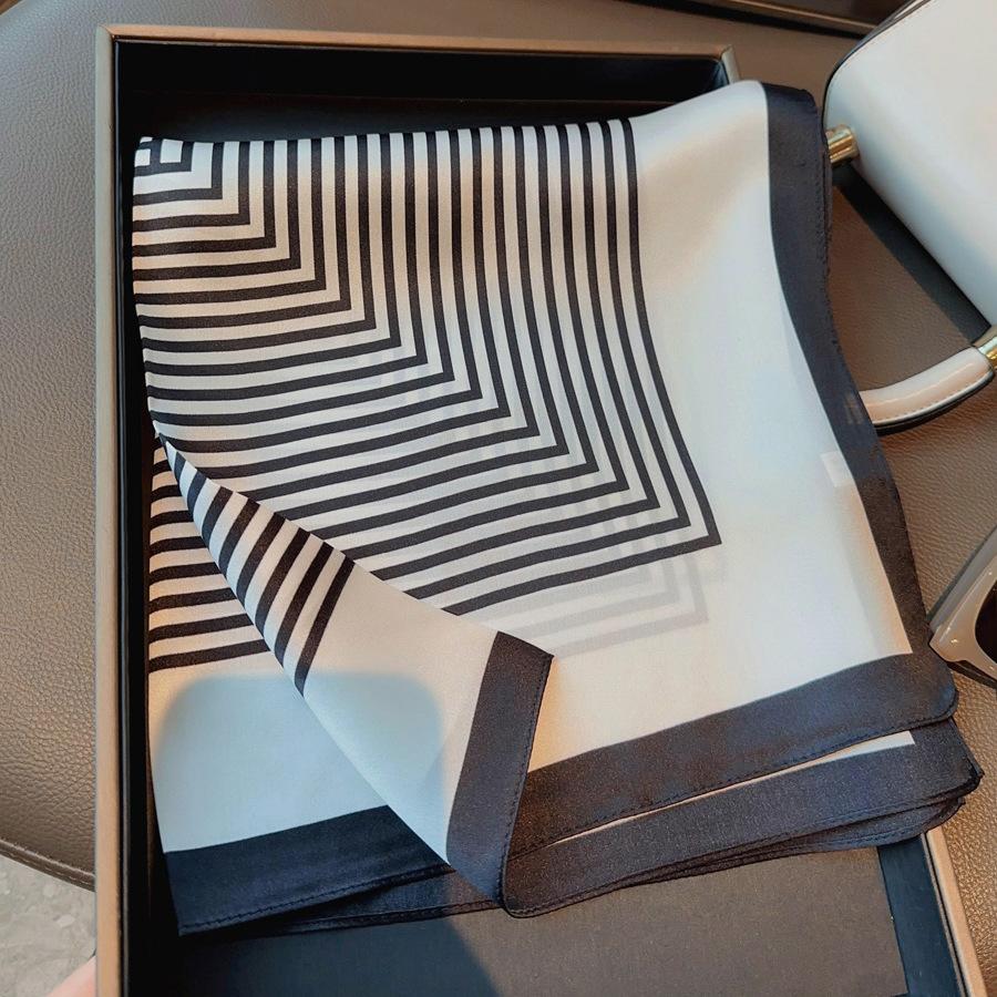 Bandanas Quadratisch 100% Seide Schal Damen Mädchen Stirnband Accessoires Taschentuch Halstuch Haarschal Modedruck Halstücher