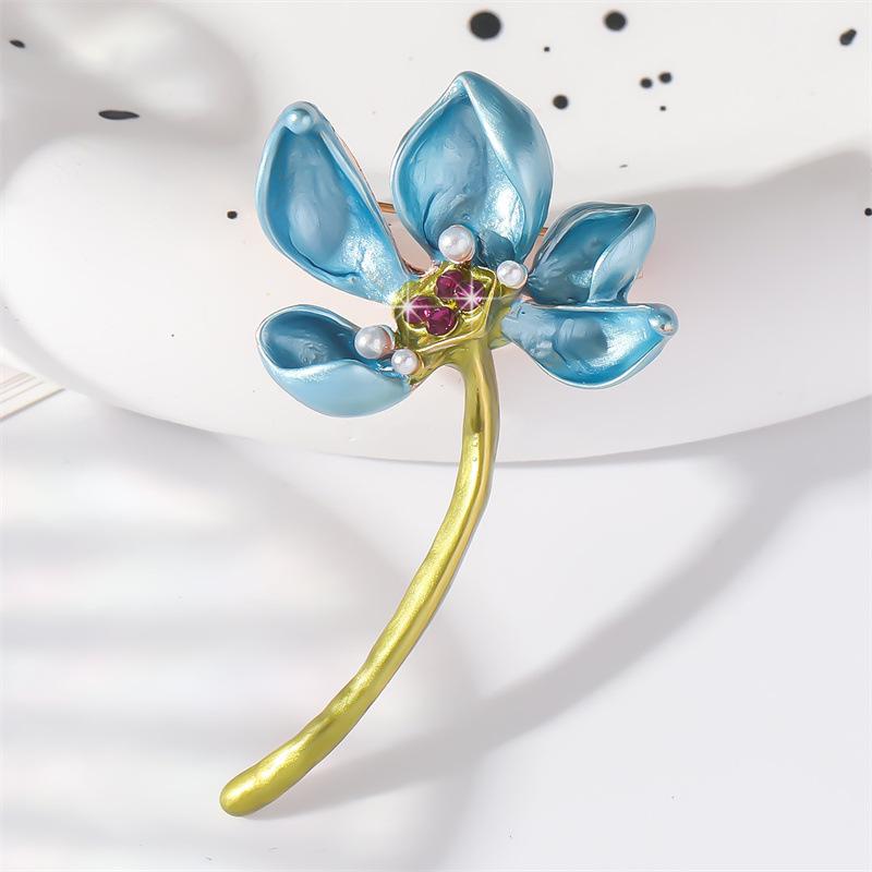 Elegant Pearl & Enamel Lotus Brooch Pin - Classic Chinese Style Accessory