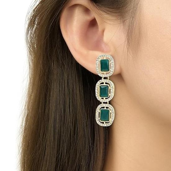 Vergoldete traditionelle Stein-Valentinstags-Halskette mit Maang Tikka-Ohrring-Set für Frauen