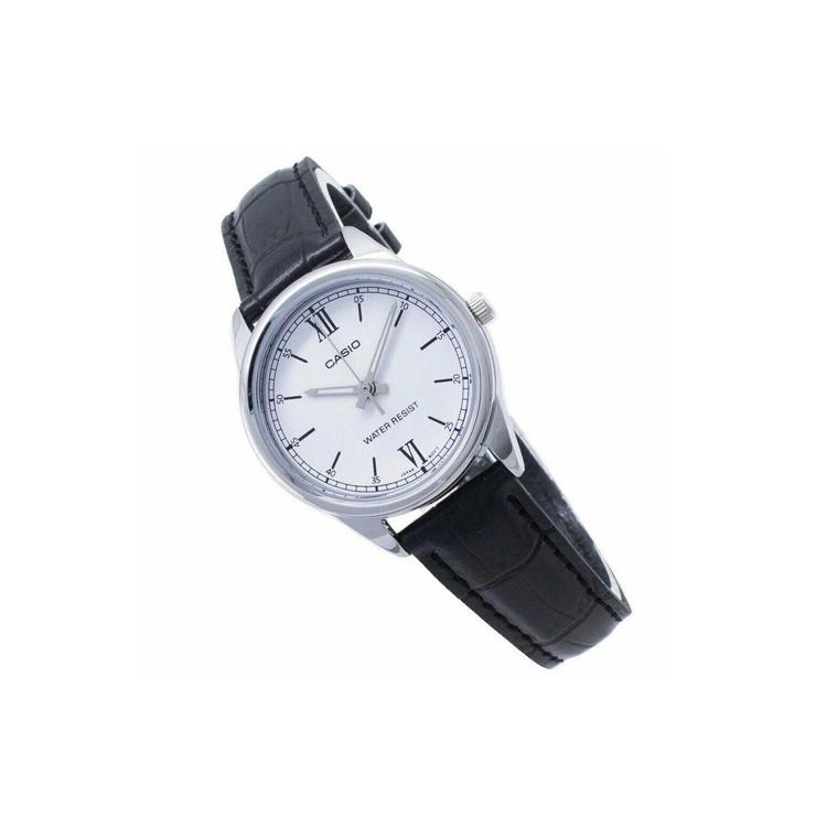 Casio Women's Standard Series White Watch LTP-V005L-7B2. LTP-V005L-7B2.