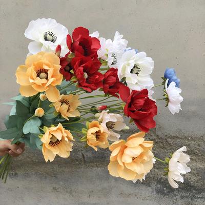 Decoração de casa – Flores e coroas artificiais