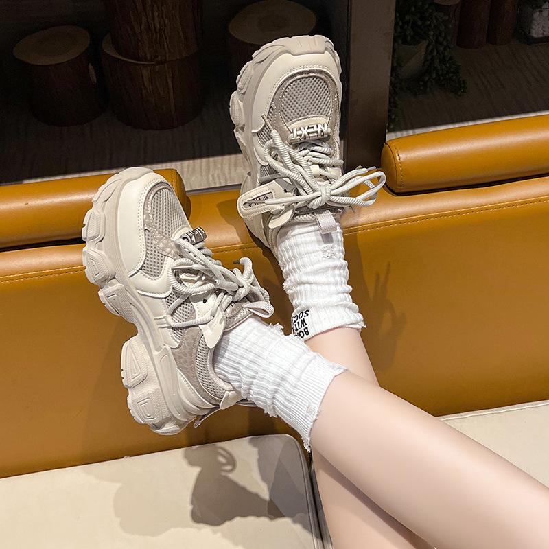 European thick-soled black dad shoes female Internet celebrities fried street sports shoes 2025 autumn new versatile height-increasing casual shoes