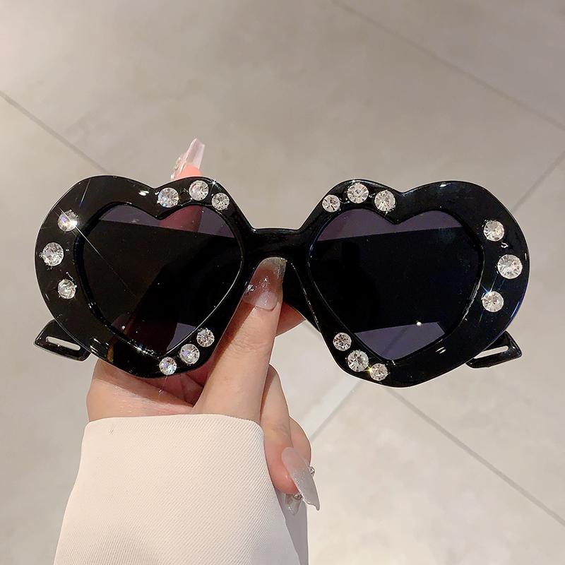 KAMMPT Heart Designer Sunglasses Clear Rhinestone Colorful Women Luxury Brand Beach Sun Glasses Fashion Shades