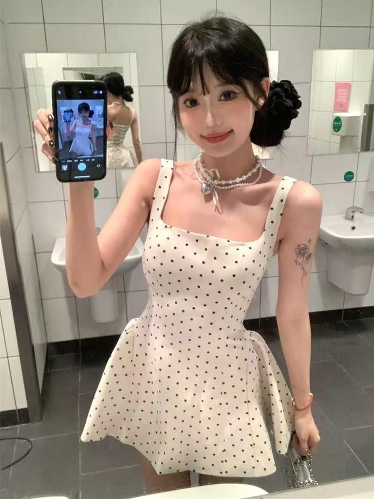 French square collar polka dot suspender dress women's summer waist thin sweet a-word skirt small fluffy short skirt