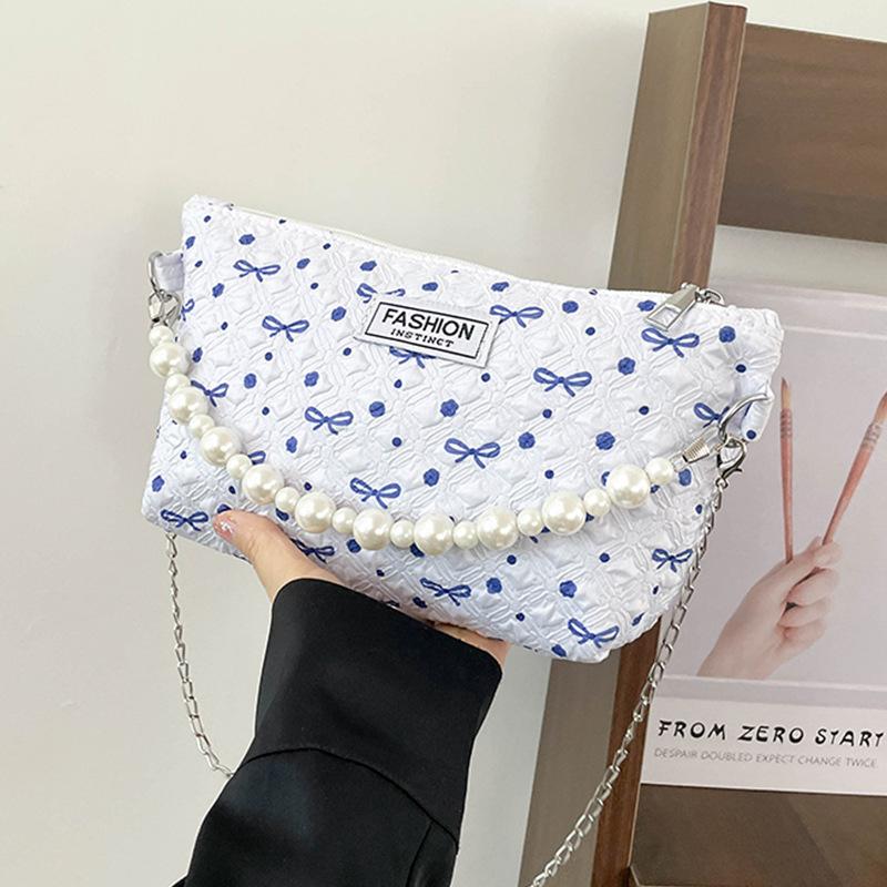 

Special for printed cotton quilted cosmetic products storage bags, small fresh cosmetic bags and large-capacity floral bags.