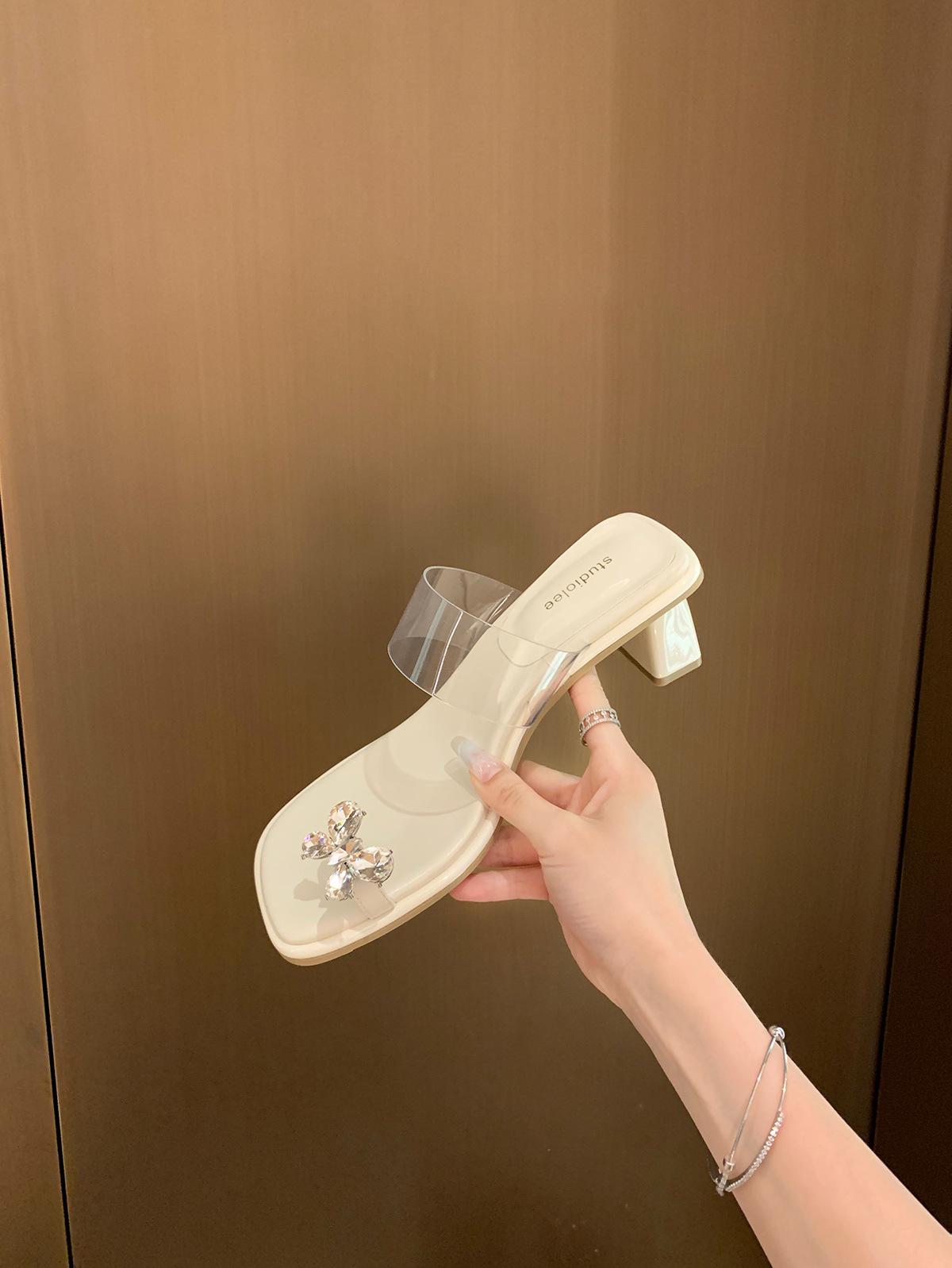 

Виноградная мать studiolee изысканная бабочка стразы темперамент квадратный носок увеличение роста прозрачный ремень высокий каблук крутые шлепанцы женские летние 40