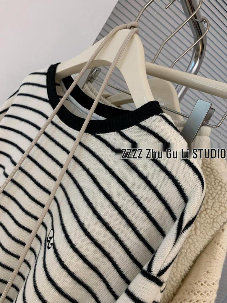 2218 Embroidered Brushed Striped Mid-Length T-Shirt - Early Spring 2023 Edition for Women
