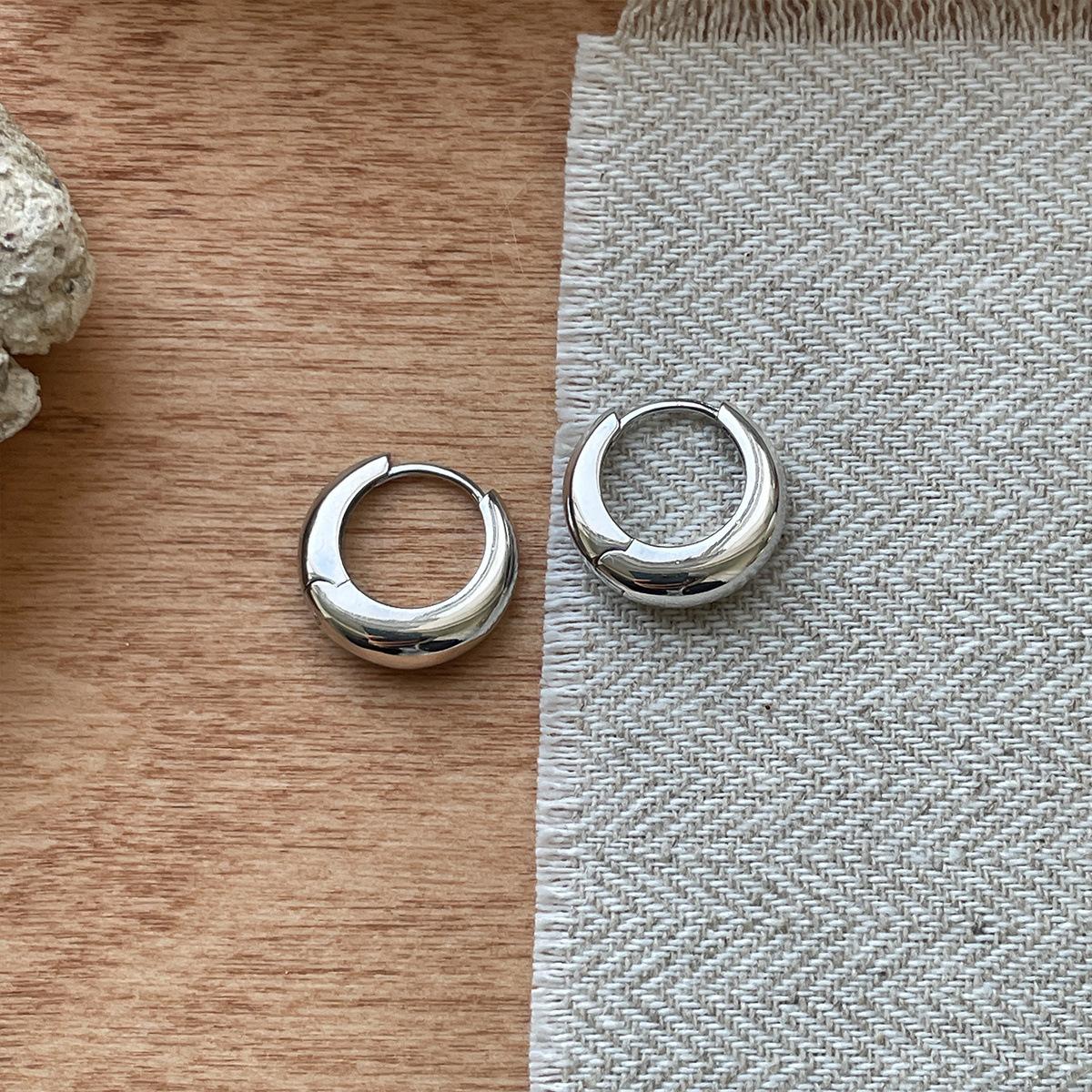 

925 проба срібні голчасті сережки-кільця жіночі сережки високого класу нішевий дизайн прості та модні холодні пряжки для вух 925 silver needles