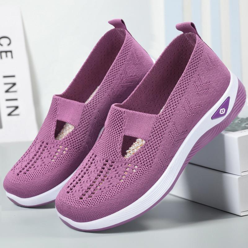 Shoes Women's Large-size Women's Shoes with Soft Soles Are Not Tired, One Foot Pedal Mother Shoes, Mesh Breathable Old Beijing Cloth Shoes