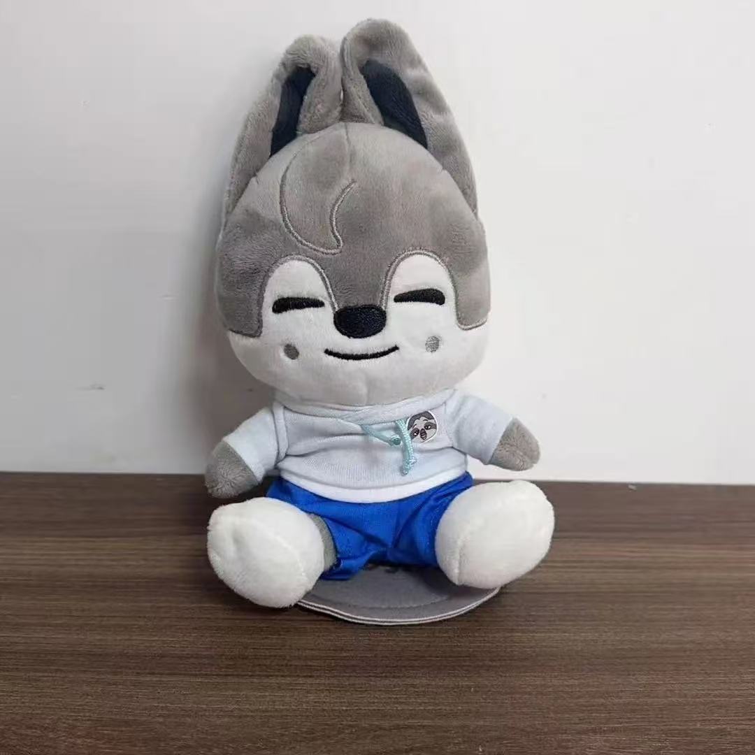 

Плюшевая кукла Stray Kids SKZOO Плюшевая игрушка Kpop животное сидячая версия 15 см Wolfchan