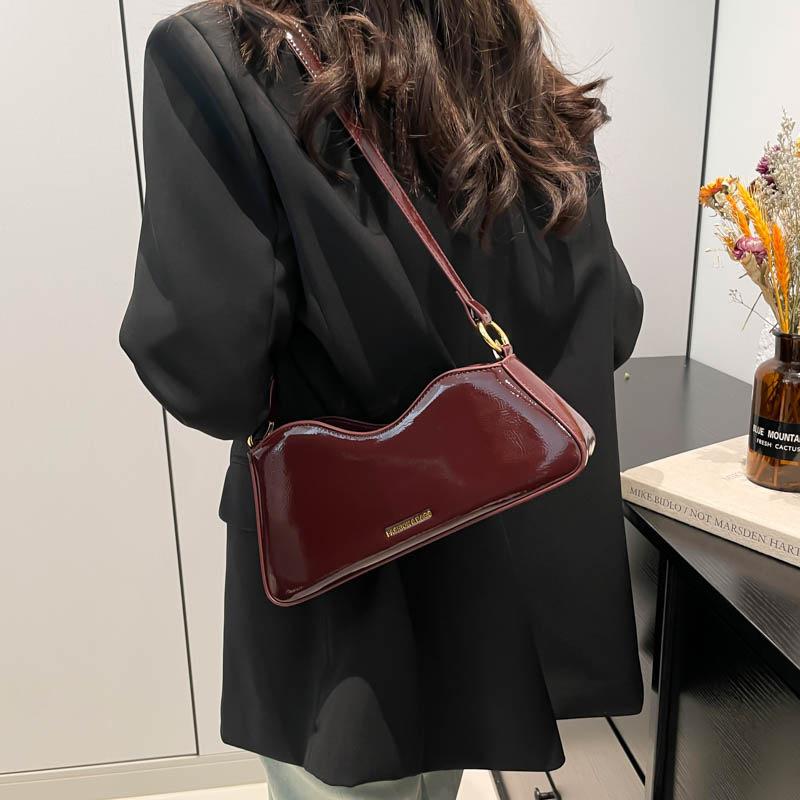 Women Shoulder Bags Fashion Patent Leather Burgundy Underarm Bag French Designer Lady Commuting Crossbody Handbags