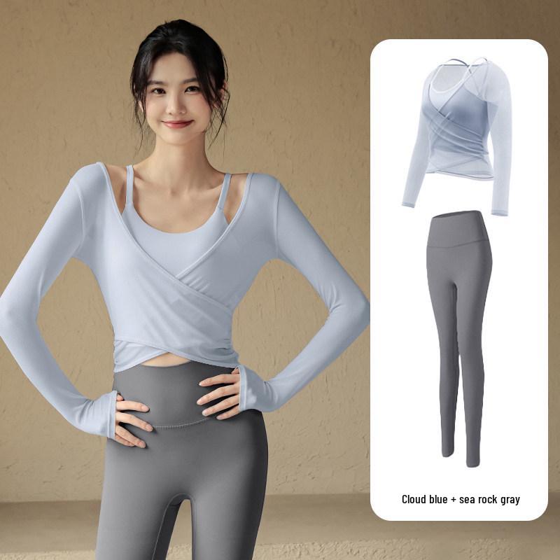 Women's Mesh Two-Piece Yoga Top with Chest Pads - Slimming, Versatile for Pilates and Fitness.