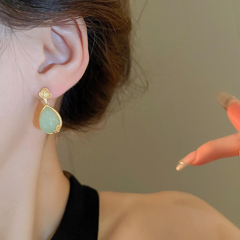 Elegant Chinese Cloud Resin Teardrop Silver Needle Earrings for Women