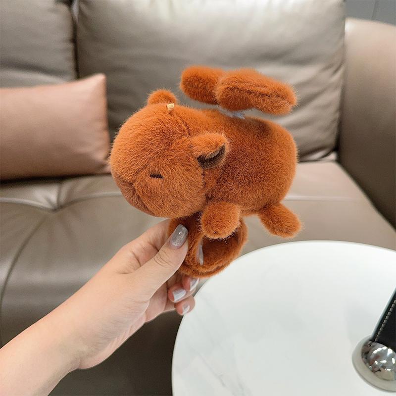 

Милая игрушка-браслет с вибрацией крыла капибары, плюшевая кукла-папа, круглая мультяшная плюшевая игрушка-животное, интерактивная игрушка для женщин, подарки коричневый