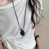 Vintage Ovales Hölzernes Y2K Anhänger Halskette für Damen Minimalistischer Mattes Metall Block Verstellbare Leder Kordel Pullover Kette Schmuck