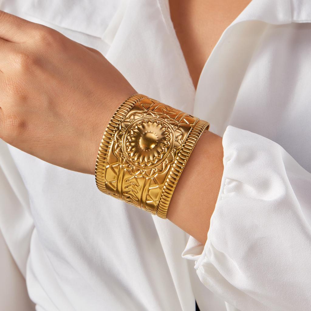 Creative Flower Stainless Steel Bangle Gold Color Waterproof Fashion Luxury Delicate Personality Jewelry Party Bracelet Gift