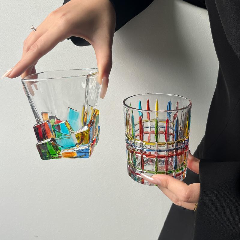 Bicchiere da Whiskey in Vetro Cristallo Colorato Dipinto Stile Europeo, Bicchiere da Acqua per la Casa, Tazza da Tè, Bicchiere da Acqua in Vetro Colorato con Motivo Intrecciato