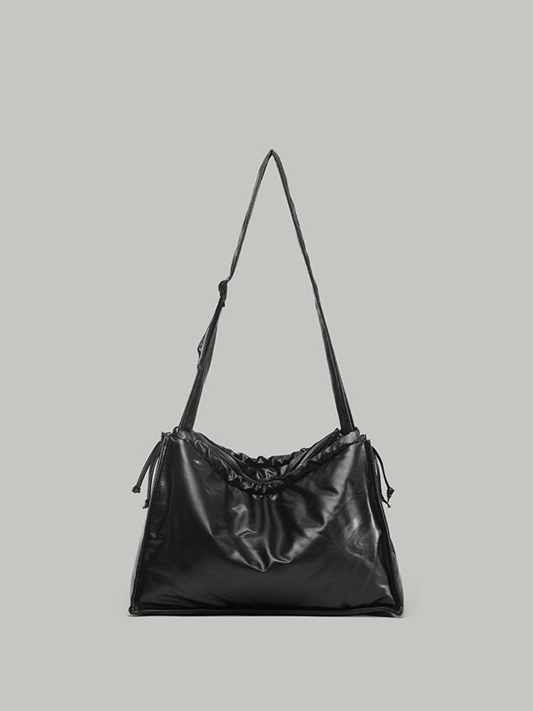 

New commuter large capacity simple computer bag trendy summer crossbody bag minimalist style versatile unisex drawstring shoulder bag чорний