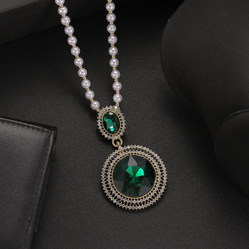 Korean Fashion Flower Sweater Chain Necklace - Autumn/Winter Women's High-End Cat's Eye Camellia Pendant.