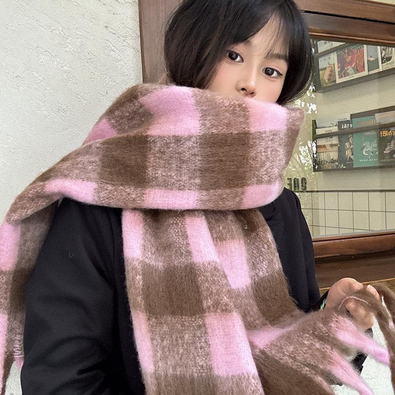 Luochi Black & White Plaid Scarf: Warm, Thick, Korean Style, Fashionable, Versatile Tassel Scarf for Women, Autumn/Winter