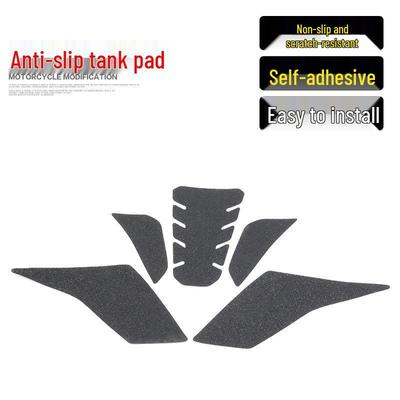 Set Autocolante Protector Rezervor Motocicletă Qianjiang Chase 350: Anti-alunecare, Anti-zgârieturi, Design os de pește.