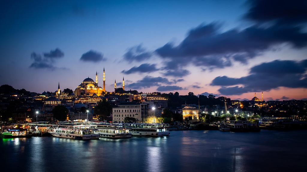 LAOWA Argus CF 33mm APO Interchangeable Lens for Canon Mount F0.95 EF-M (LAO0226)