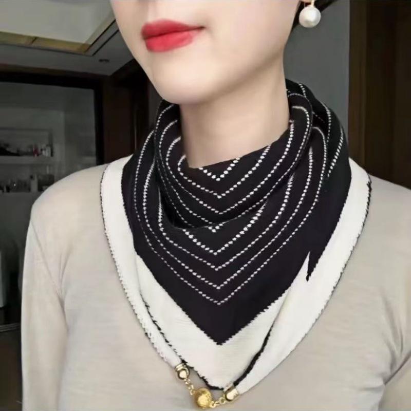 Elegant Women's Knitted Magnetic Buckle Triangle Scarf and Neck Warmer