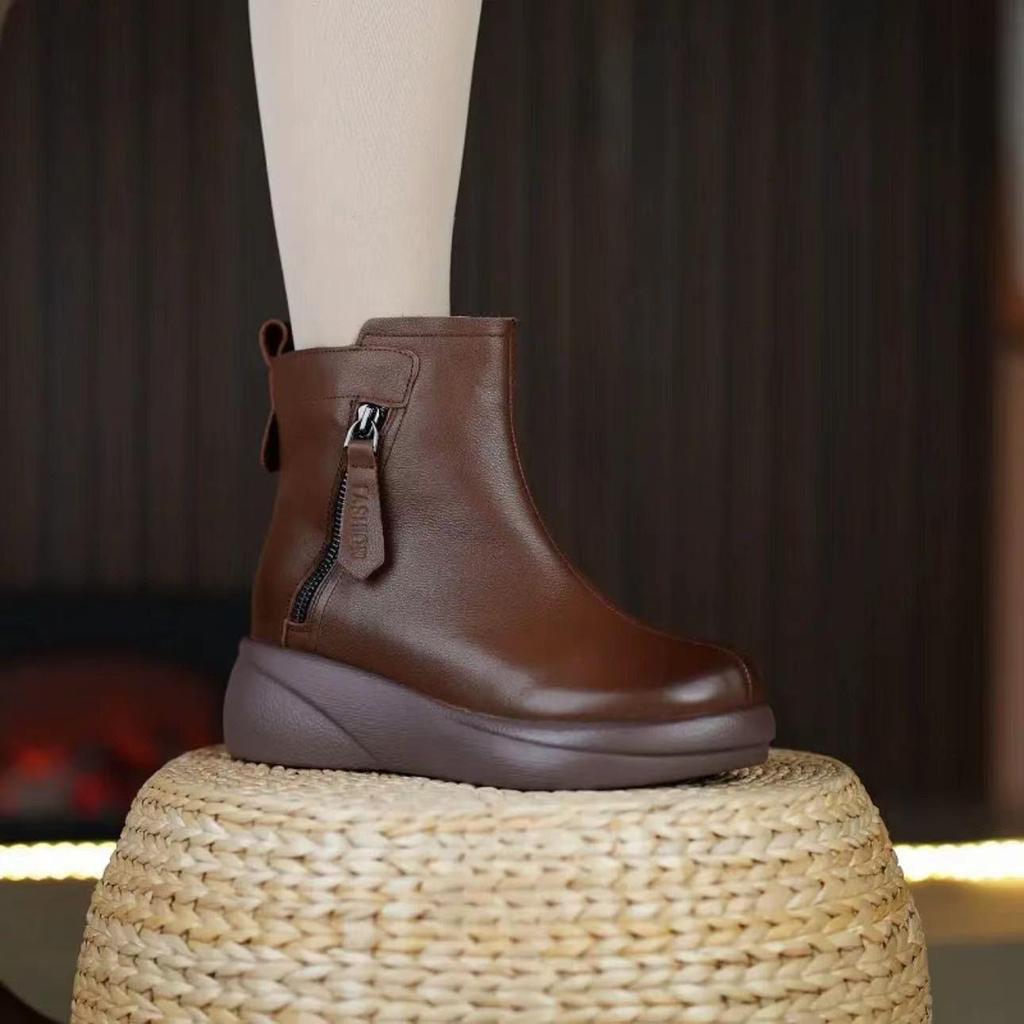 Warm Waterproof Fleece-Lined Soft Leather Ankle Boots: Thick Sole, Non-Slip, Round Toe, Perfect for Autumn & Winter.