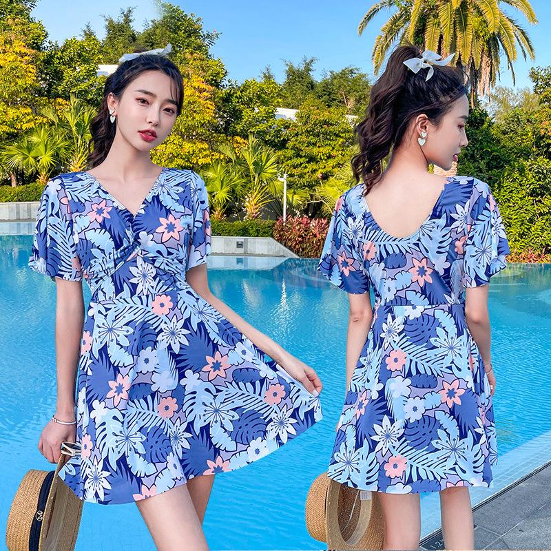 Plus Size Women's Tummy Control Slimming One-Piece Skirted Swimsuit - Conservative Fashion Print