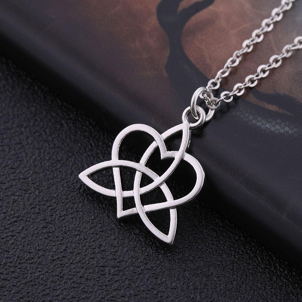 Celtics Liebesknoten Geometrischer Anhänger Halskette Antik Silber Triquetra Kette Halskette Amulett Schmuck Geschenk für Frauen