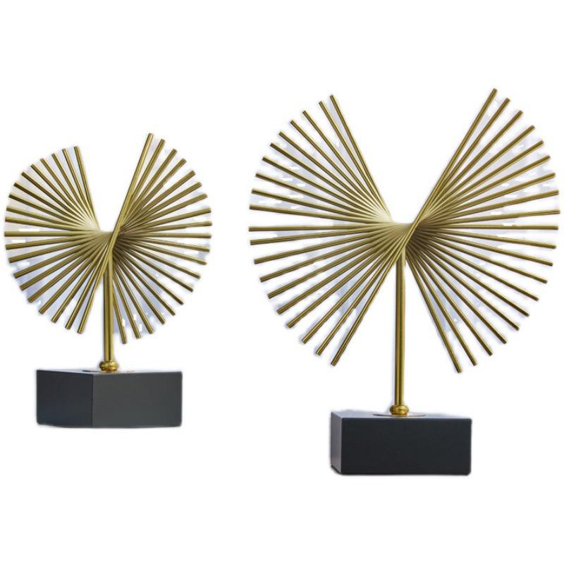 Elegant Metal Eagle Sculpture for Home Decor